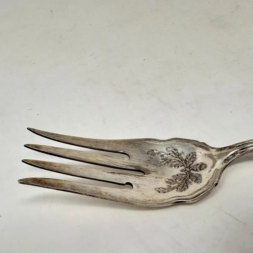 Wm Rogers & Son AA Silverplate Fair Oak Berry Serving Fork Antique 1913 Flatware